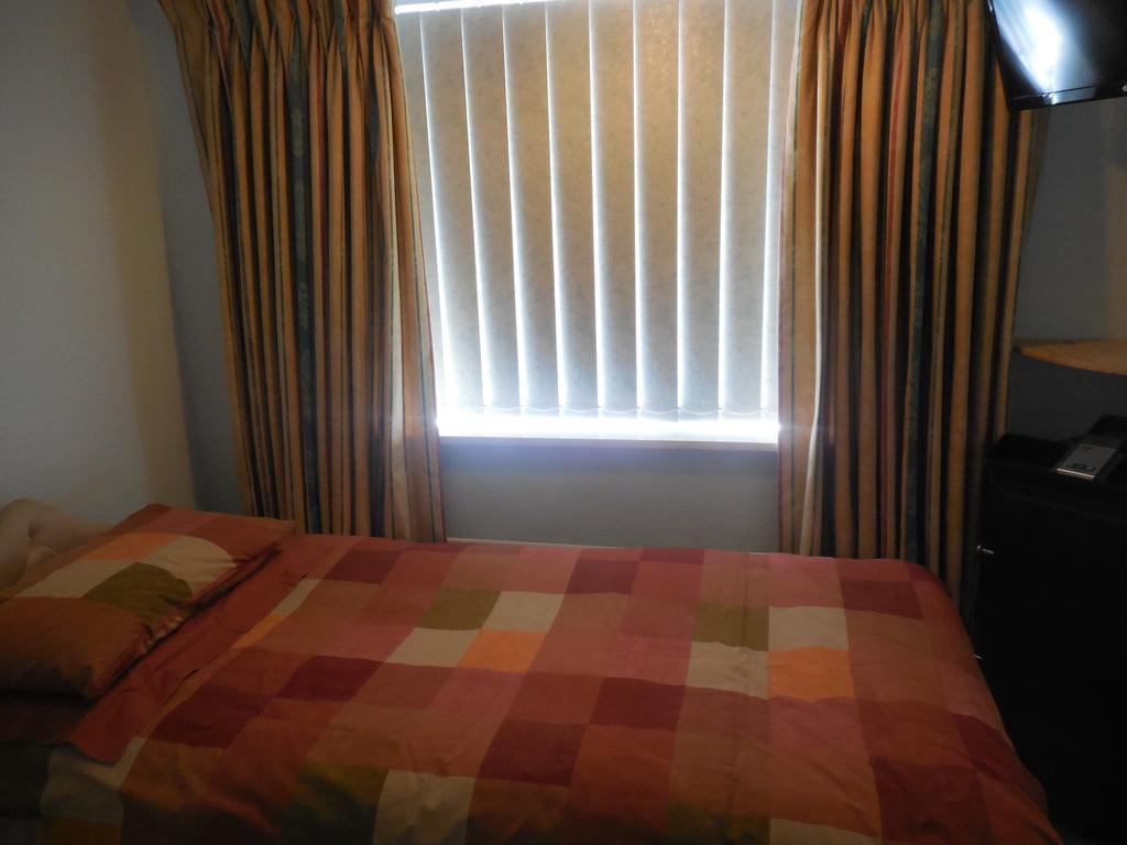 The Tulip Tree Hotel Wilmslow Bilik gambar